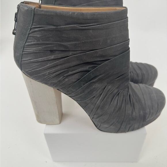 VPL by LD Tuttle Size 40.5 gathered leather gray heels with white heels - Picture 4 of 9